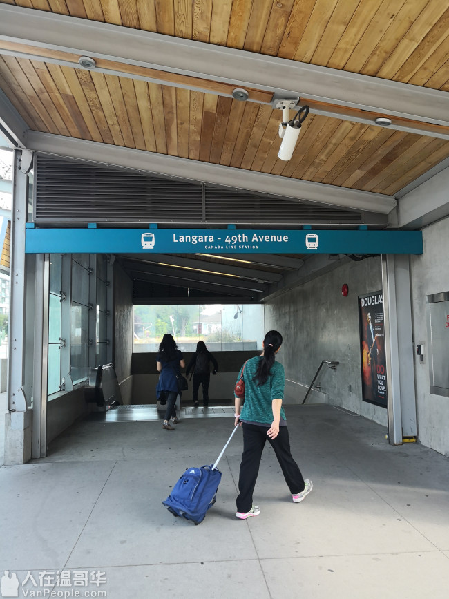 温哥华西区49街+Cambie天车站旁,5000呎豪华别墅Homestay,新出两个大房间,寄宿中学生优先!