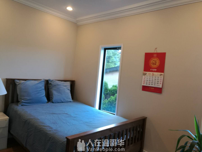 高贵林中心西侧,学区房。三层精装独立屋,新家具齐全,拎包入住。