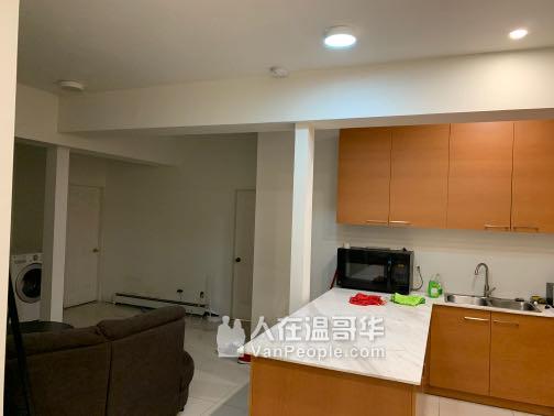 套房 SFU山脚下 近 Production Way 天车站 $ 750