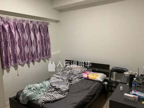 套房 SFU山脚下 近 Production Way 天车站 $ 750