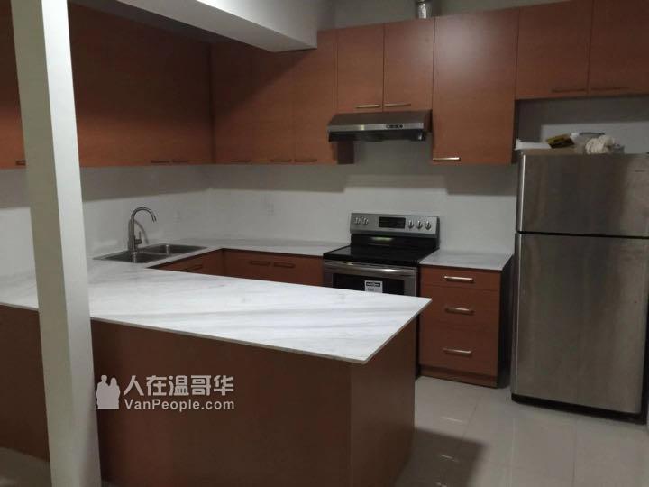 套房 SFU山脚下 近 Production Way 天车站 $ 750