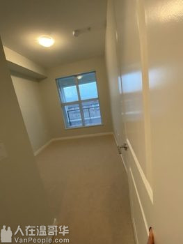 全新,带冷暖空调!紧邻Walmart 2房2卫全新公寓出租