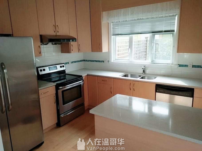 短租或长租Marine Dr天车站对面的Townhouse