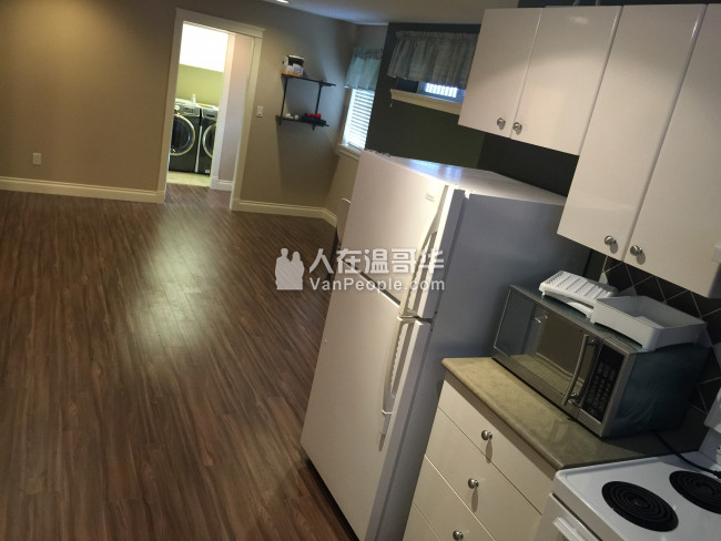带家具全包 一室一厅南Burnaby Upper dear lake 社区临近BCIT Metrotown Kingsw