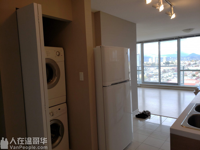 出租素里市中心一室一厅高层美景公寓