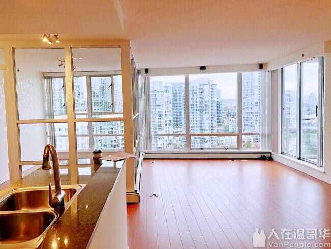 仅3300:温哥华中心yaletown一线无敌海景公寓**两房两卫+超大书房