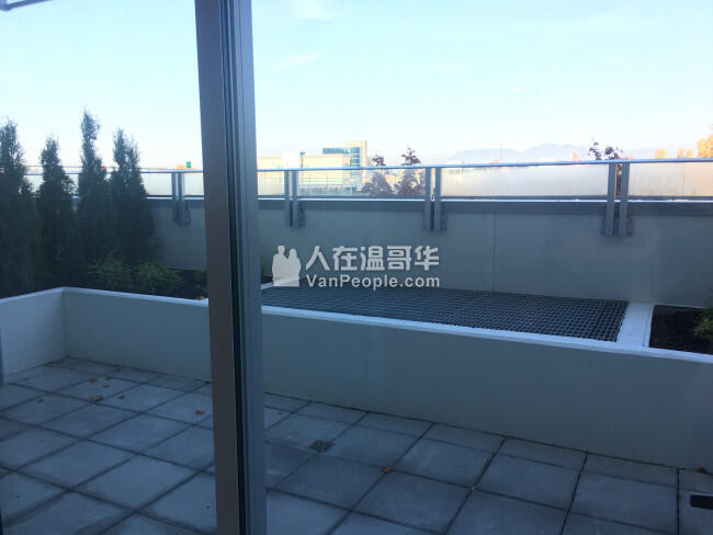 Richmond Landsdowne天车旁 一年新 两房两卫日出租