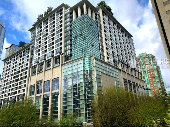 DOWNTOWN 2房2卫2阳台1厅1Den,找室友分租
