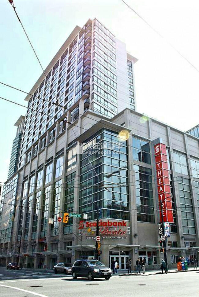 DOWNTOWN 2房2卫2阳台1厅1Den,找室友分租