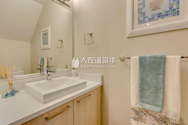 近Royal Oak天车 本拿比两房三卫townhouse联排别墅出租 带家具双车位