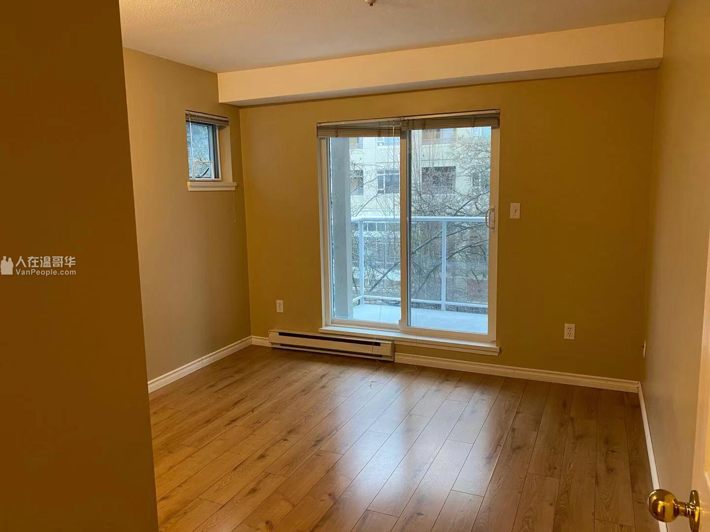 2815 Yew St. Vancouver 温哥华西区,Kitsilano,高级公寓,两室两卫,近dt,公车直达ubc