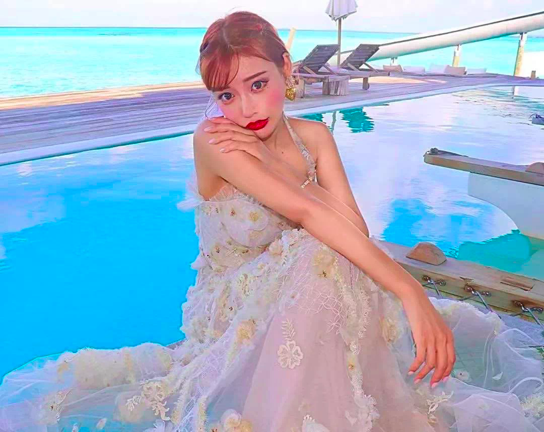 明日花绮罗の丰满AV闺蜜！一哭二闹三上悠亚？潮流在F cup 面前不值一提.avi - 人在温哥华网VanPeople.com