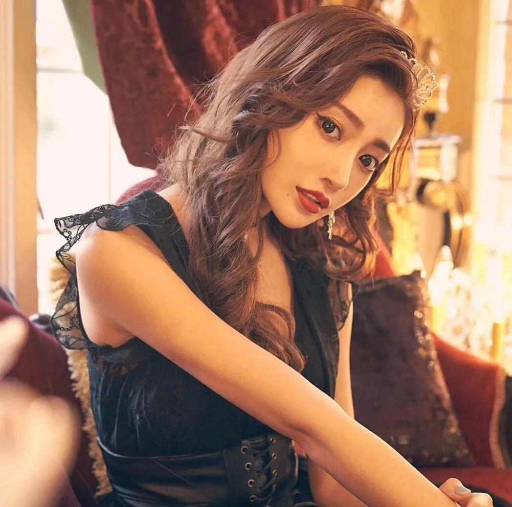 明日花绮罗の丰满AV闺蜜！一哭二闹三上悠亚？潮流在F cup 面前不值一提.avi - 人在温哥华网VanPeople.com