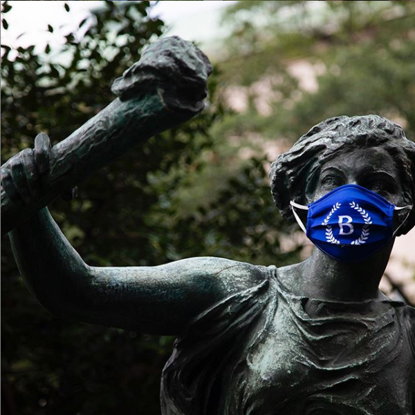 她 既有文理学院的精致 又坐拥大u的资源 录取率只有13 人在洛杉矶网lapeople Com