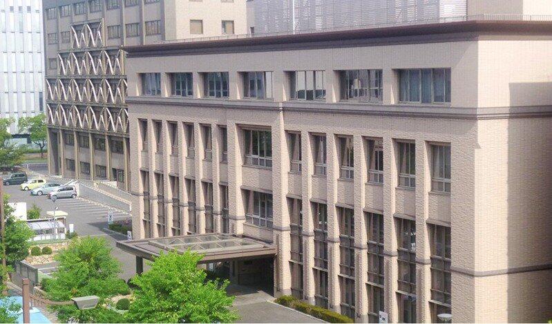 便当店老板强制对女店员剃头 狠踹头脸网友怒 丧心病狂 人在洛杉矶网lapeople Com