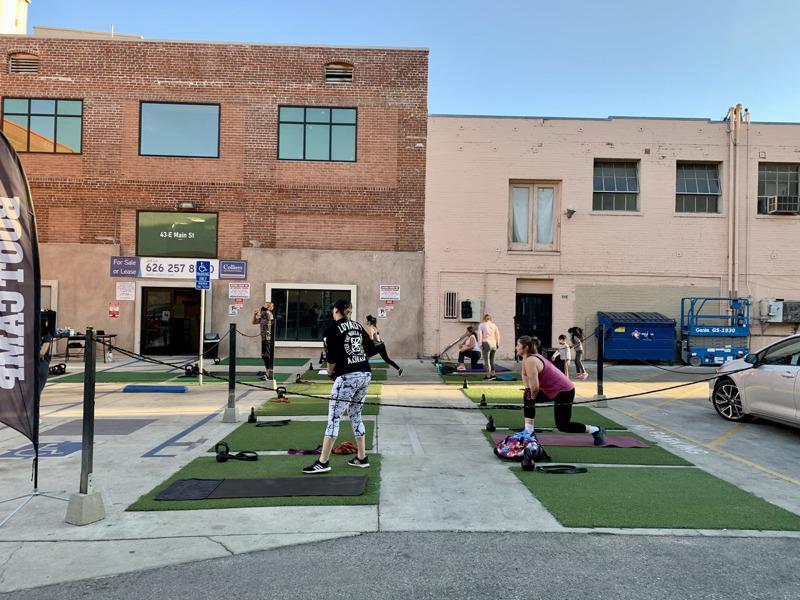 影 南加健身房被迫走向户外呼吁重开室内运营 人在洛杉矶网lapeople Com