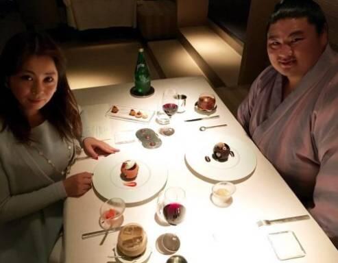 蛇蝎心肠 这个女人表面美丽优雅 背后却虐待女儿辱骂丈夫 还一堆黑历史 人在洛杉矶网lapeople Com 蛇蝎心肠 这个女人表面美丽优雅 背后却虐待女儿辱骂丈夫 还一堆黑历史 人在洛杉矶网lapeople Com