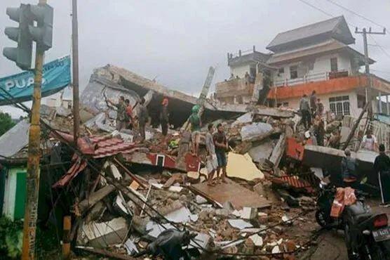 灾难 旅游胜地突爆猛烈地震多人死伤 商场顾客蜂拥逃命房屋夷为平地 人在洛杉矶网lapeople Com