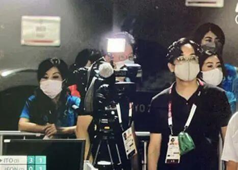 日媒惊人发现 用摄像机灯光干扰伊藤美诚的竟然不是韩国人 人在洛杉矶网lapeople Com 日媒惊人发现 用摄像机灯光干扰伊藤美诚的竟然不是韩国人 人在洛杉矶网lapeople Com