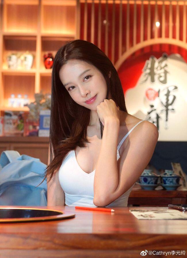 李云迪被抓多日后 女徒弟晒自拍照分享饭局经历 人在洛杉矶网lapeople Com