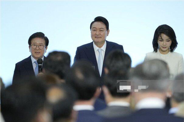 韩国新晋第一夫人靠美貌火了 摘下口罩颜值绝了 人在洛杉矶网lapeople Com